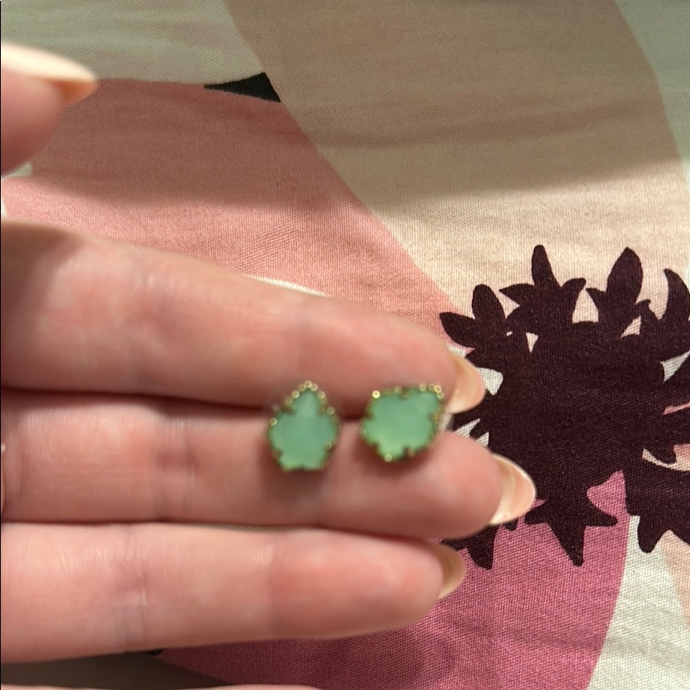Kendra Scott Elegant Green Stud Earrings